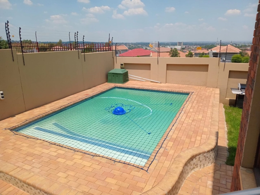 3 Bedroom Property for Sale in South Crest Gauteng