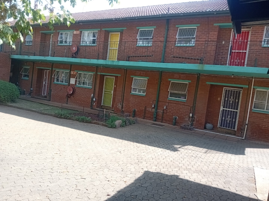8 Bedroom Property for Sale in Windsor East Gauteng