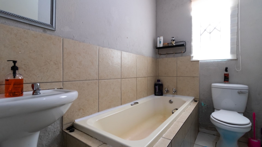 3 Bedroom Property for Sale in Blue Hills AH Gauteng