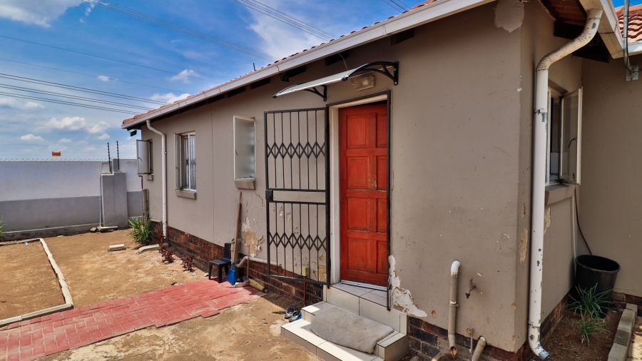 3 Bedroom Property for Sale in Blue Hills AH Gauteng