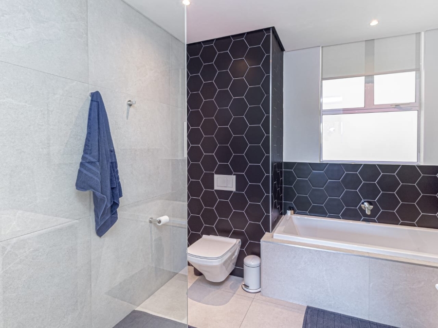 1 Bedroom Property for Sale in Hyde Park Gauteng