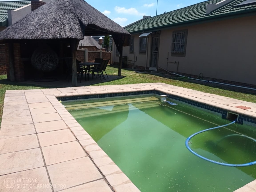 4 Bedroom Property for Sale in Dalpark Gauteng