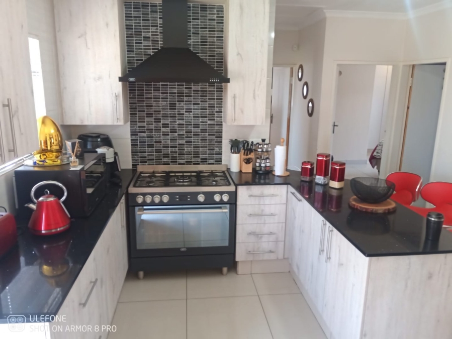 4 Bedroom Property for Sale in Dalpark Gauteng