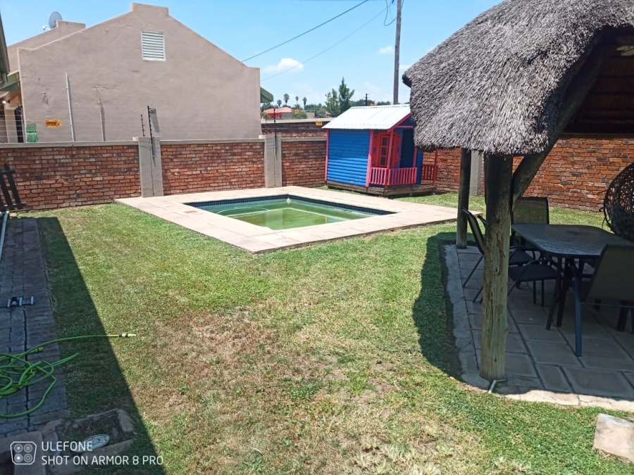 4 Bedroom Property for Sale in Dalpark Gauteng
