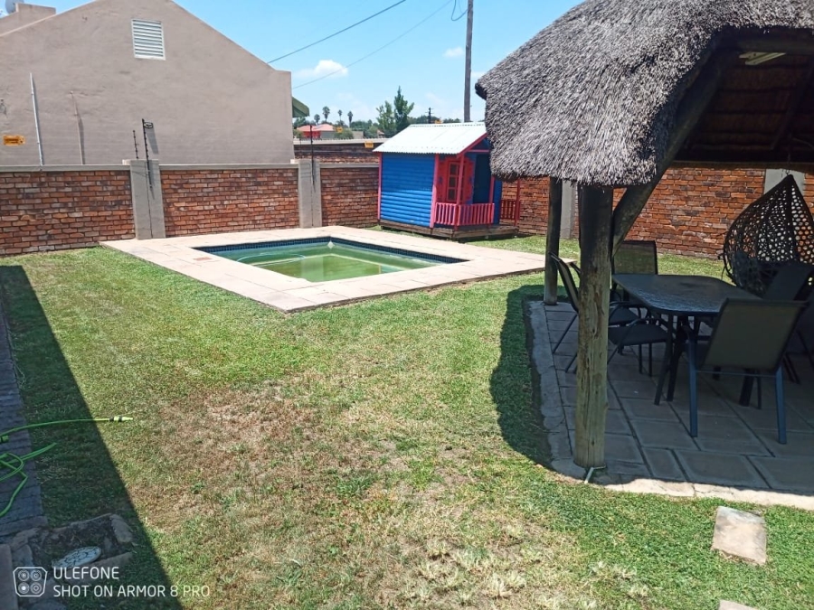 4 Bedroom Property for Sale in Dalpark Gauteng