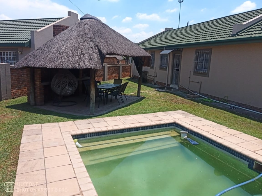 4 Bedroom Property for Sale in Dalpark Gauteng