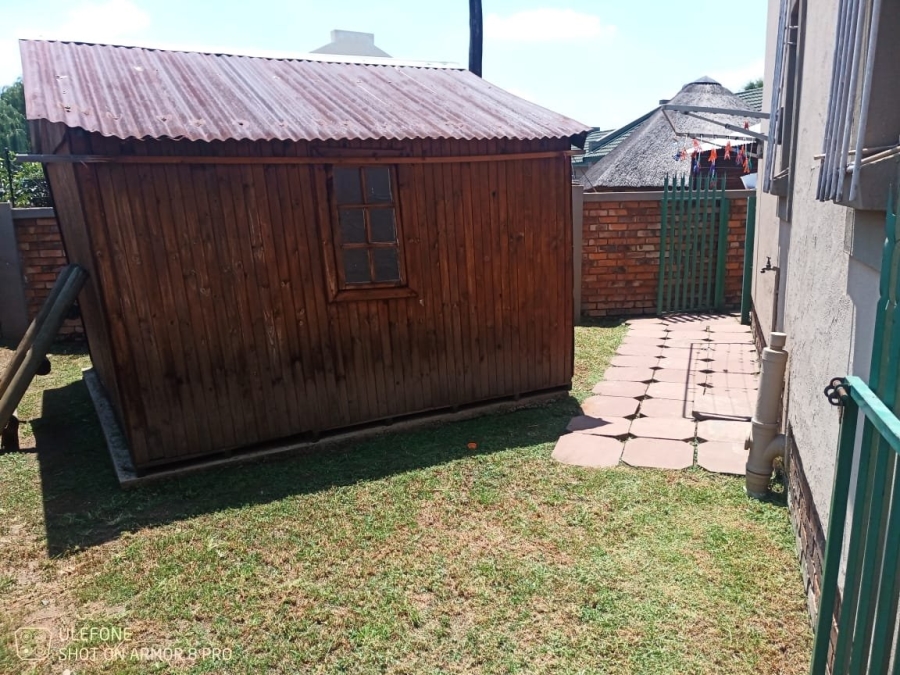 4 Bedroom Property for Sale in Dalpark Gauteng