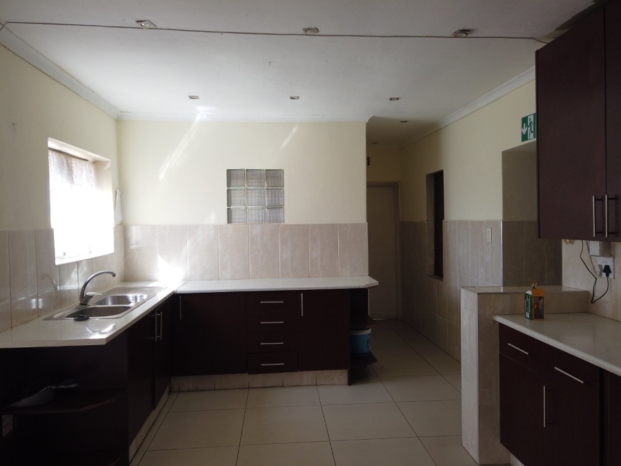 6 Bedroom Property for Sale in Brixton Gauteng