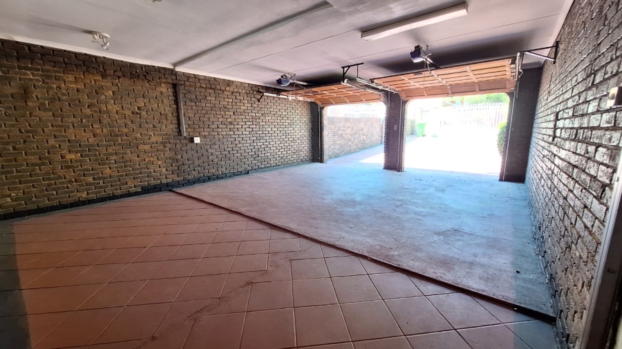 4 Bedroom Property for Sale in The Reeds Gauteng