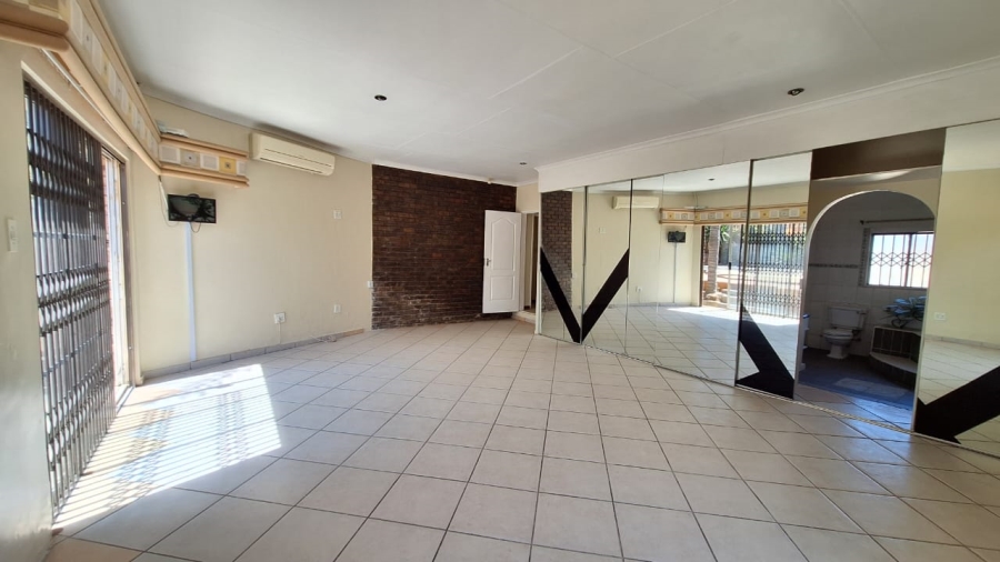 4 Bedroom Property for Sale in The Reeds Gauteng