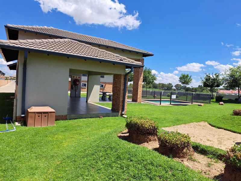 To Let 2 Bedroom Property for Rent in Carlswald Gauteng