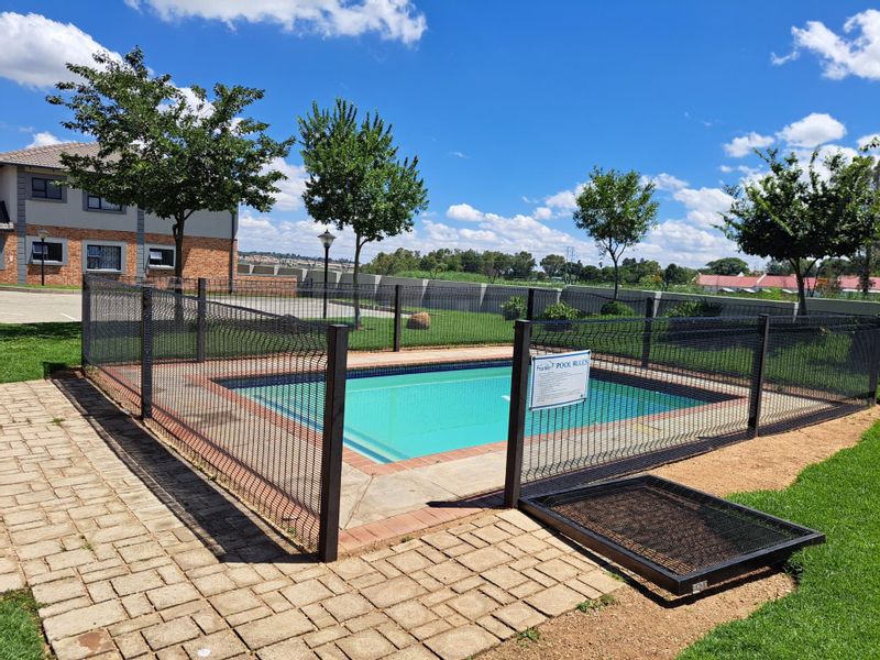 To Let 2 Bedroom Property for Rent in Carlswald Gauteng
