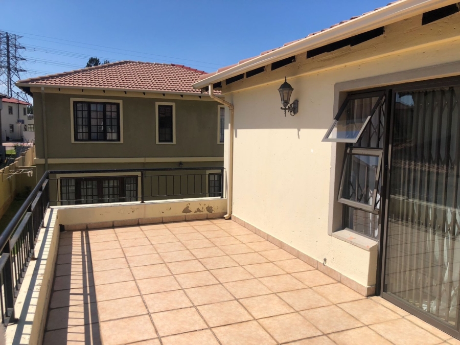 3 Bedroom Property for Sale in Noordwyk Gauteng