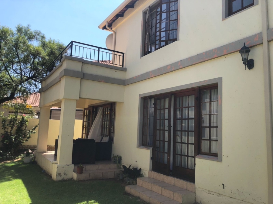 3 Bedroom Property for Sale in Noordwyk Gauteng