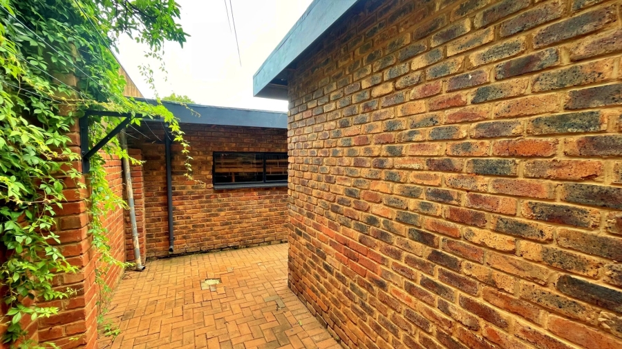 To Let 3 Bedroom Property for Rent in Monument Park Gauteng