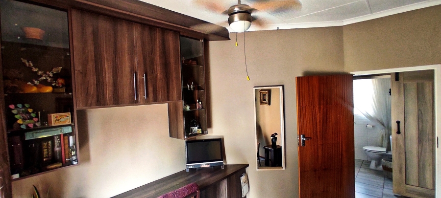 3 Bedroom Property for Sale in Vanderbijlpark SE 4 Gauteng