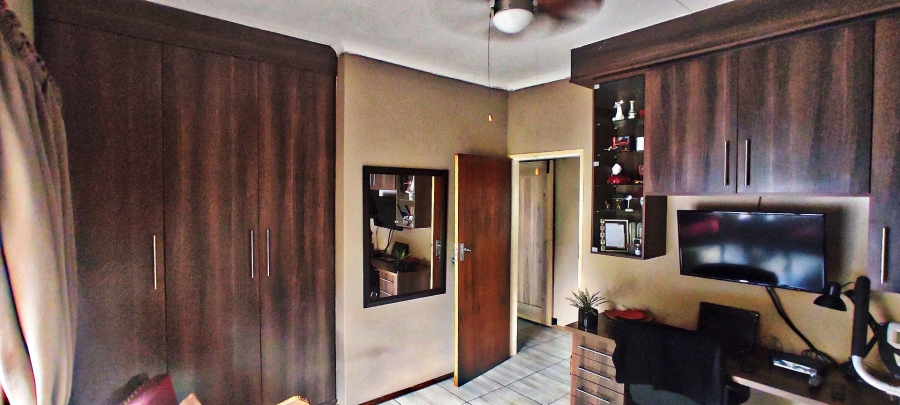 3 Bedroom Property for Sale in Vanderbijlpark SE 4 Gauteng