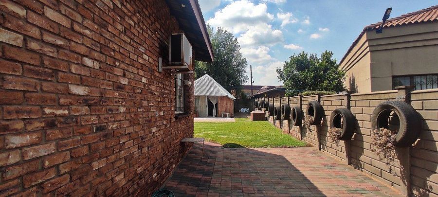 3 Bedroom Property for Sale in Vanderbijlpark SE 4 Gauteng