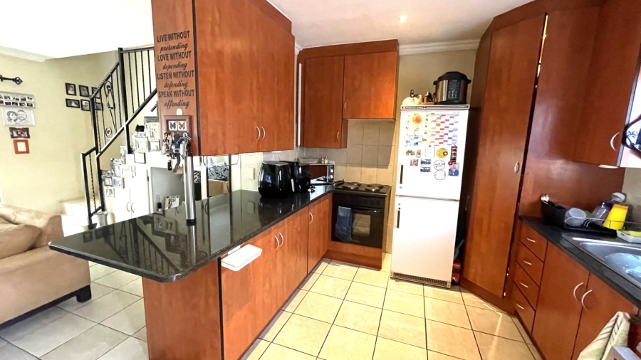 2 Bedroom Property for Sale in Annlin Gauteng