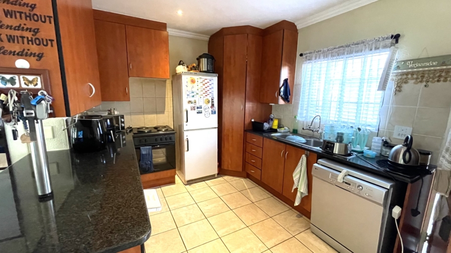 2 Bedroom Property for Sale in Annlin Gauteng