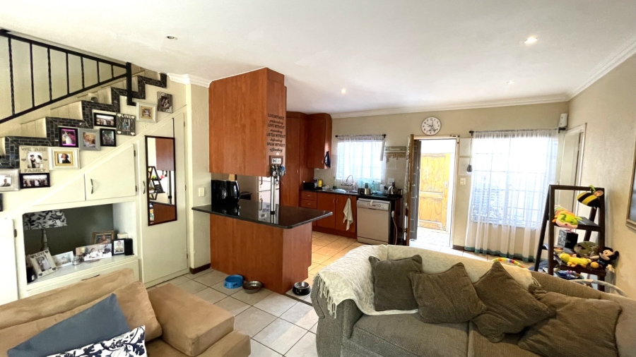 2 Bedroom Property for Sale in Annlin Gauteng