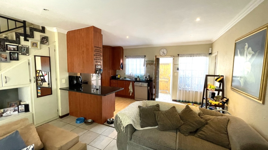 2 Bedroom Property for Sale in Annlin Gauteng