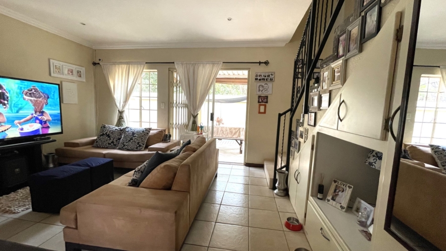 2 Bedroom Property for Sale in Annlin Gauteng