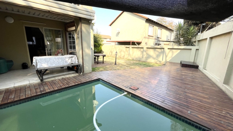 2 Bedroom Property for Sale in Annlin Gauteng