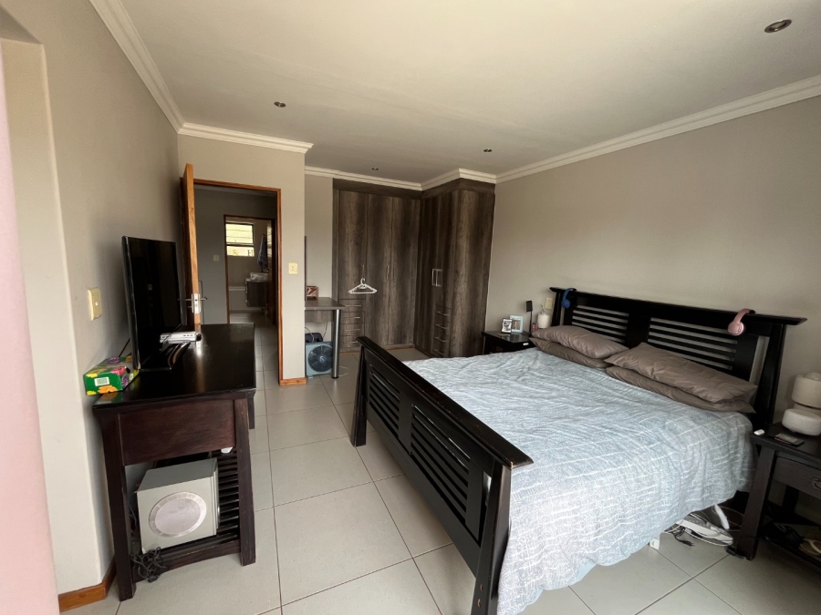 2 Bedroom Property for Sale in Glen Marais Gauteng