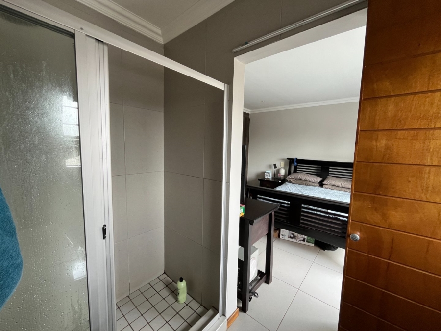 2 Bedroom Property for Sale in Glen Marais Gauteng