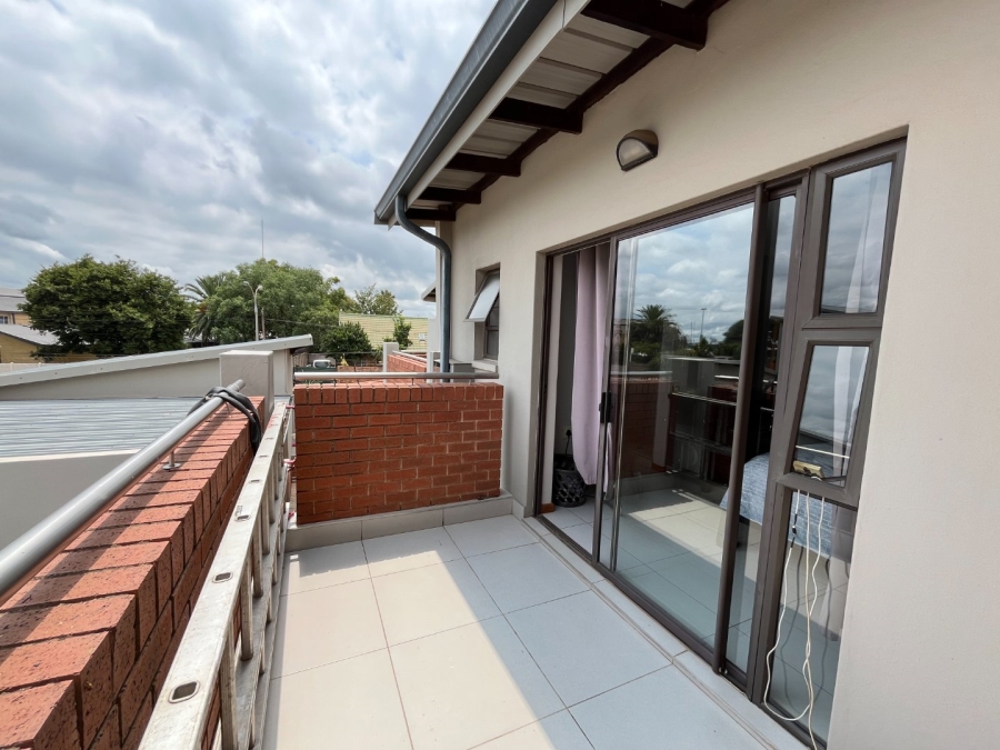 2 Bedroom Property for Sale in Glen Marais Gauteng