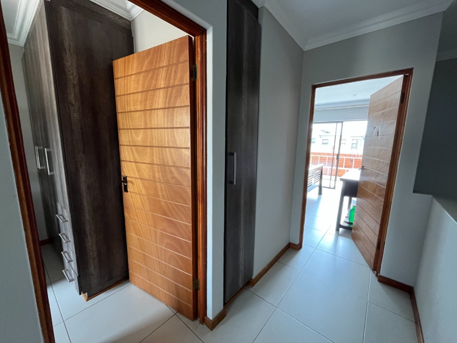 2 Bedroom Property for Sale in Glen Marais Gauteng