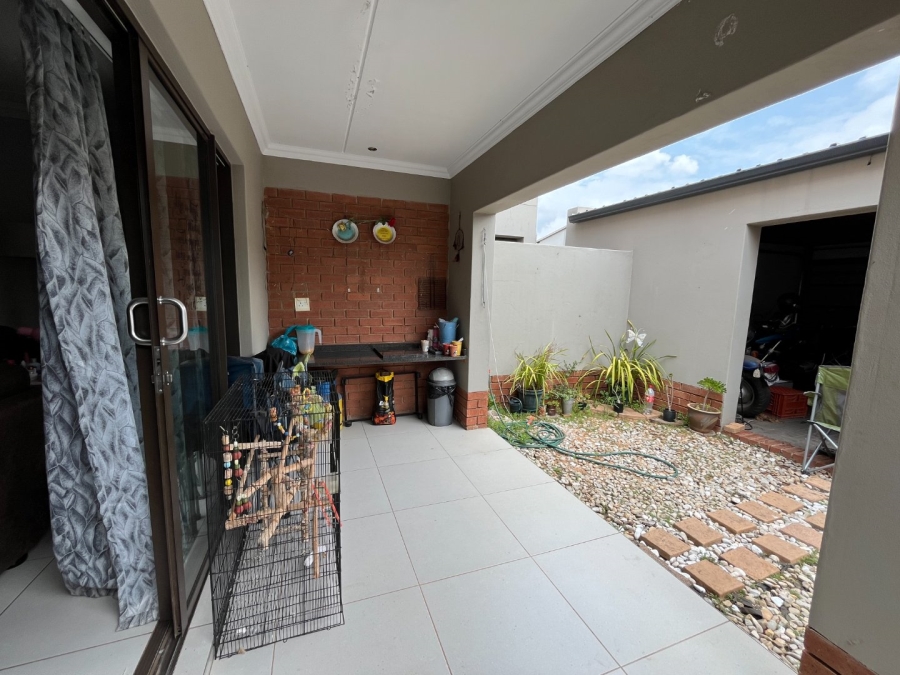 2 Bedroom Property for Sale in Glen Marais Gauteng