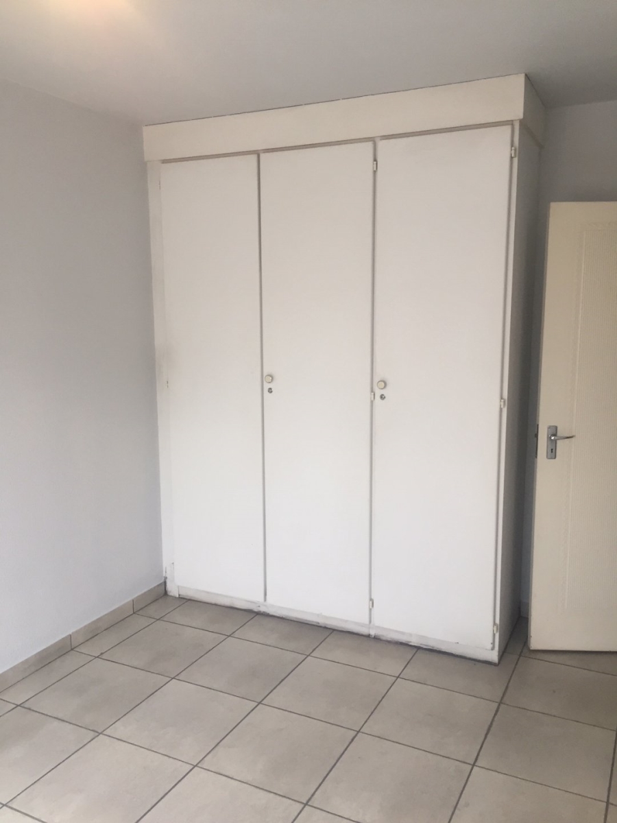 To Let 2 Bedroom Property for Rent in New Redruth Gauteng