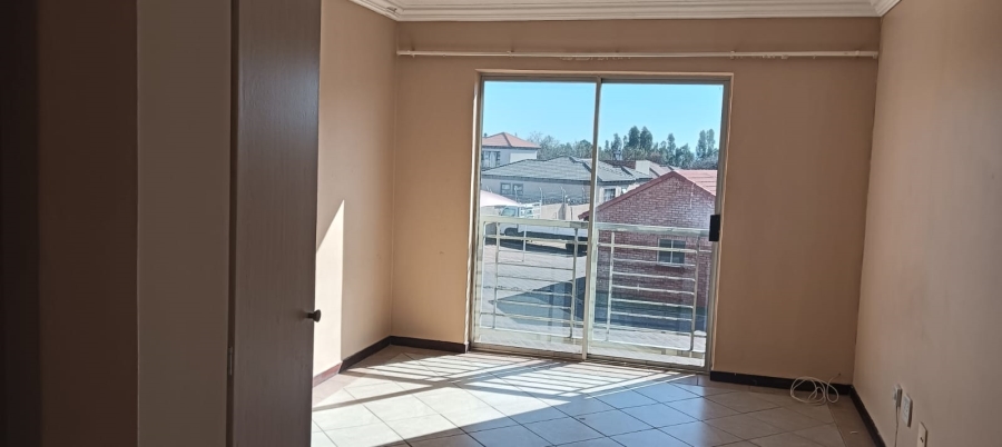 1 Bedroom Property for Sale in The Orchards Gauteng