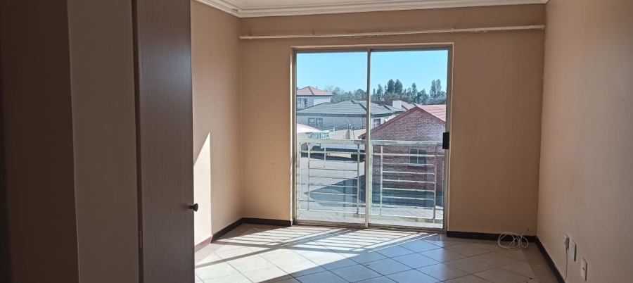 1 Bedroom Property for Sale in The Orchards Gauteng