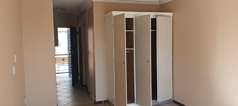 1 Bedroom Property for Sale in The Orchards Gauteng