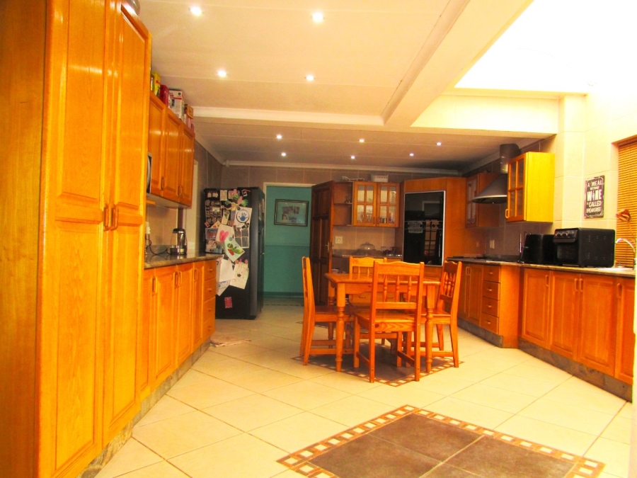 4 Bedroom Property for Sale in Vanderbijlpark SW 5 Gauteng