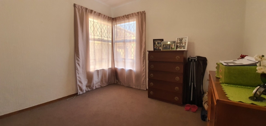 To Let 2 Bedroom Property for Rent in Raceview Gauteng