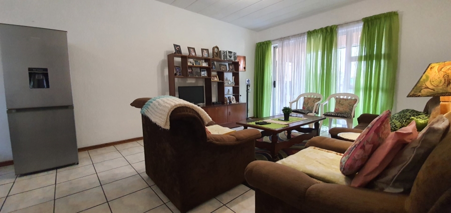 To Let 2 Bedroom Property for Rent in Raceview Gauteng