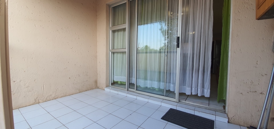 To Let 2 Bedroom Property for Rent in Raceview Gauteng