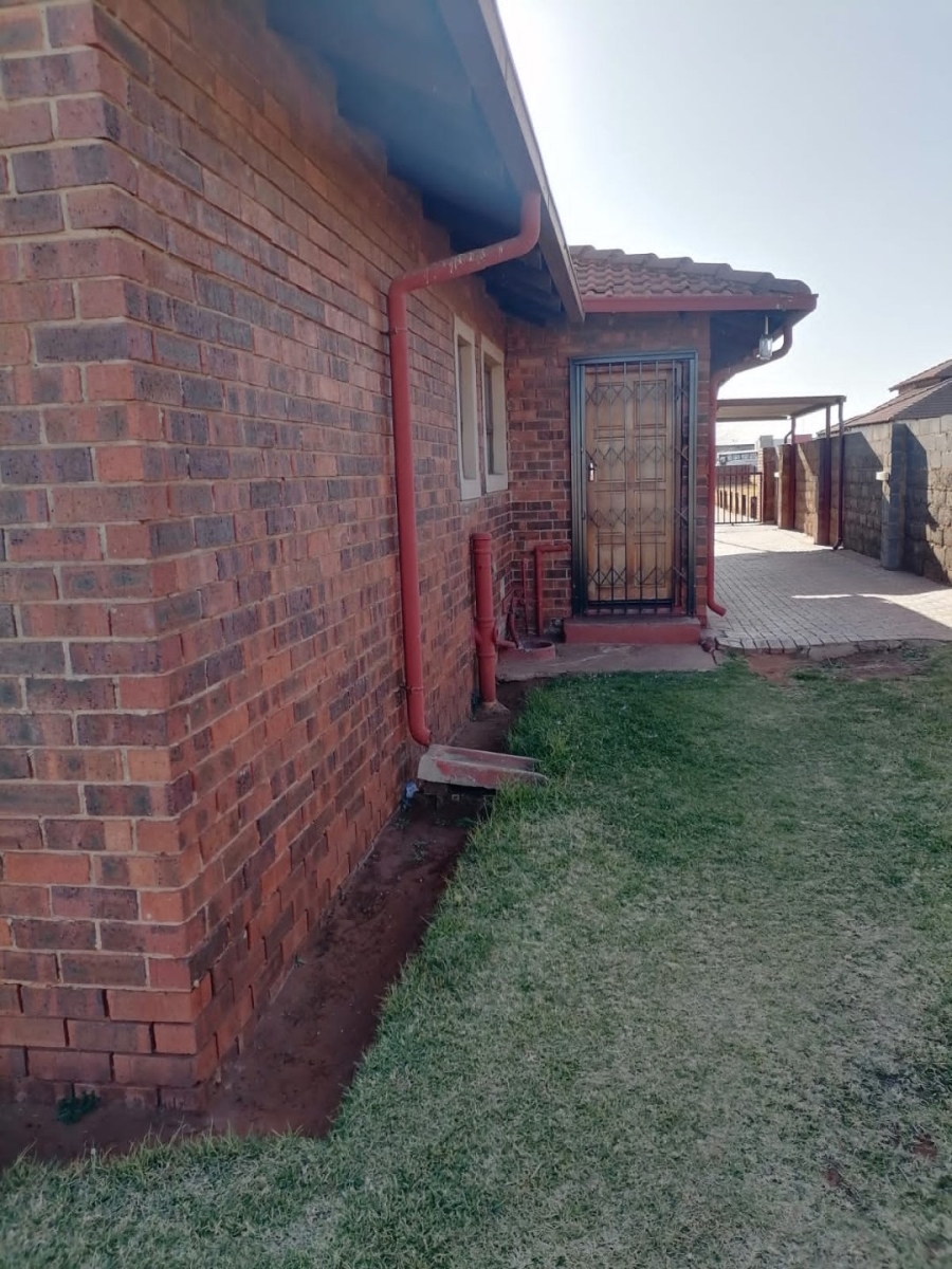 3 Bedroom Property for Sale in Dawn Park Gauteng