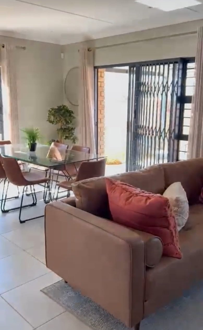  Bedroom Property for Sale in Lion Pride Gauteng