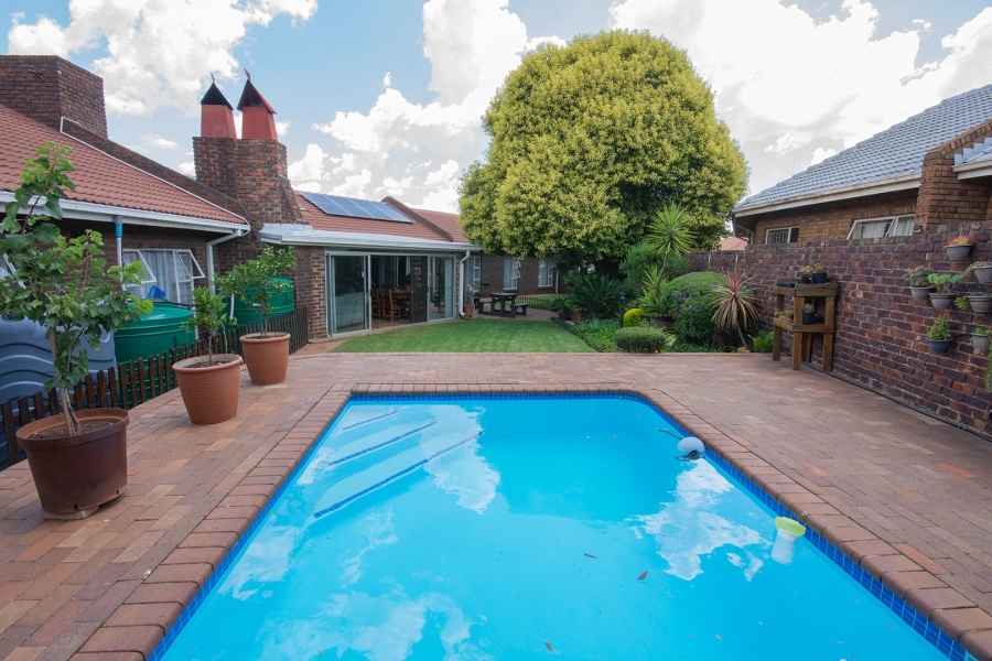 6 Bedroom Property for Sale in Jordaan Park Gauteng