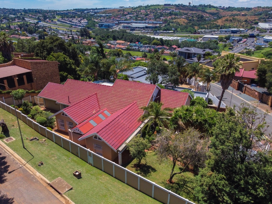 3 Bedroom Property for Sale in Glenvista Gauteng