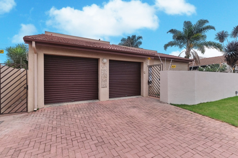 3 Bedroom Property for Sale in Weltevreden Park Gauteng