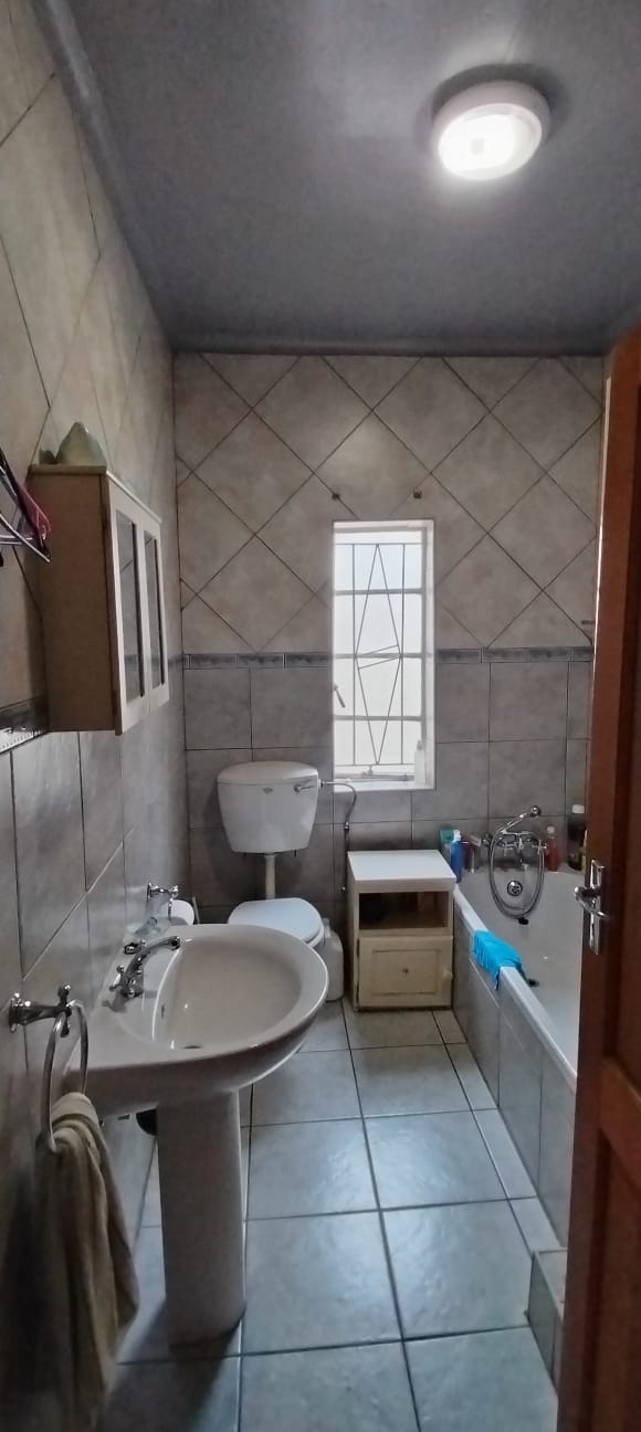 2 Bedroom Property for Sale in Rothdene Gauteng