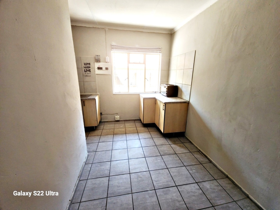 To Let 1 Bedroom Property for Rent in Birchleigh North Gauteng