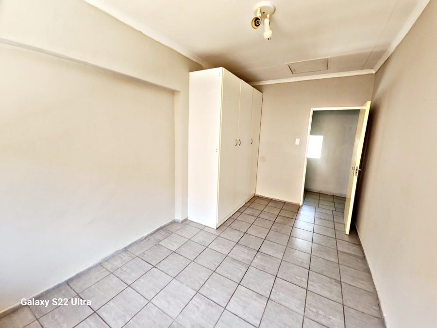 To Let 1 Bedroom Property for Rent in Birchleigh North Gauteng