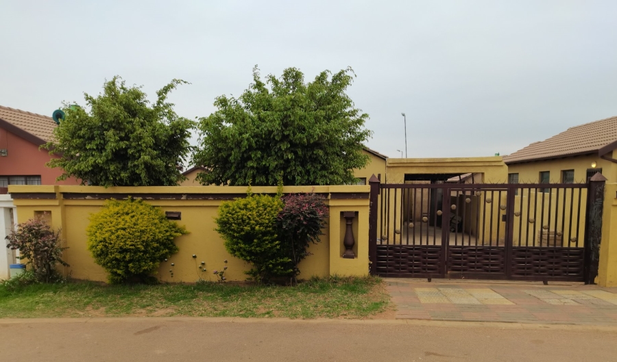 3 Bedroom Property for Sale in Soshanguve VV Gauteng